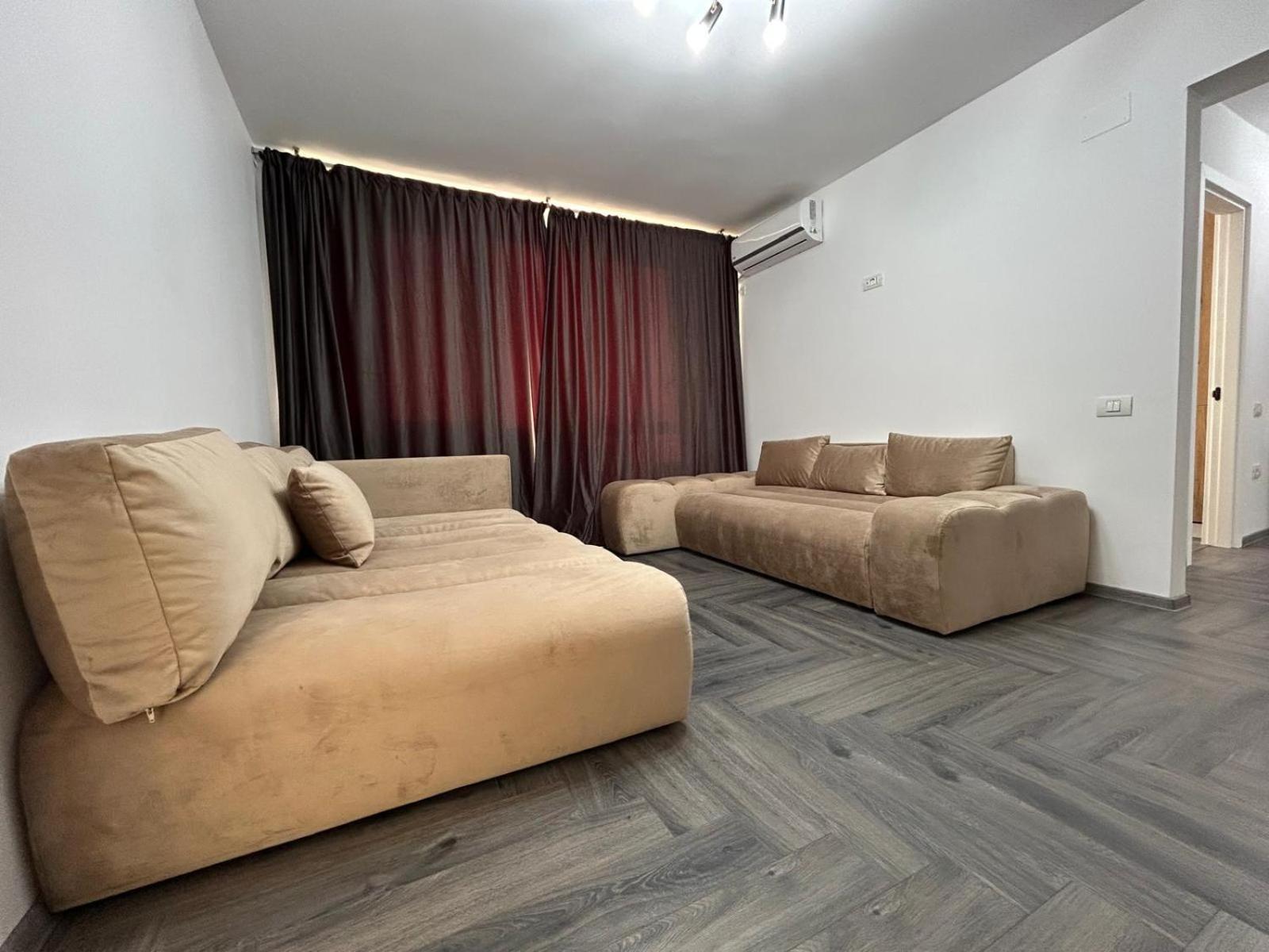 Elit Apartment Крайова Екстериор снимка