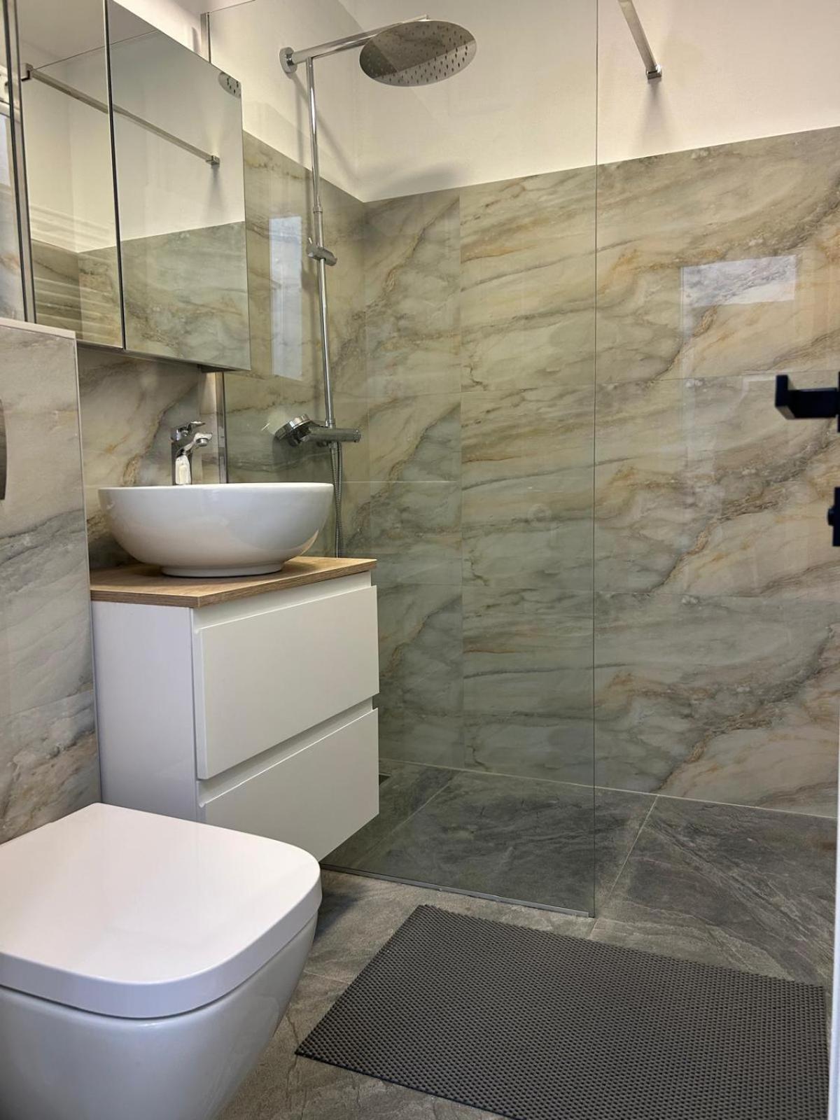 Elit Apartment Крайова Екстериор снимка