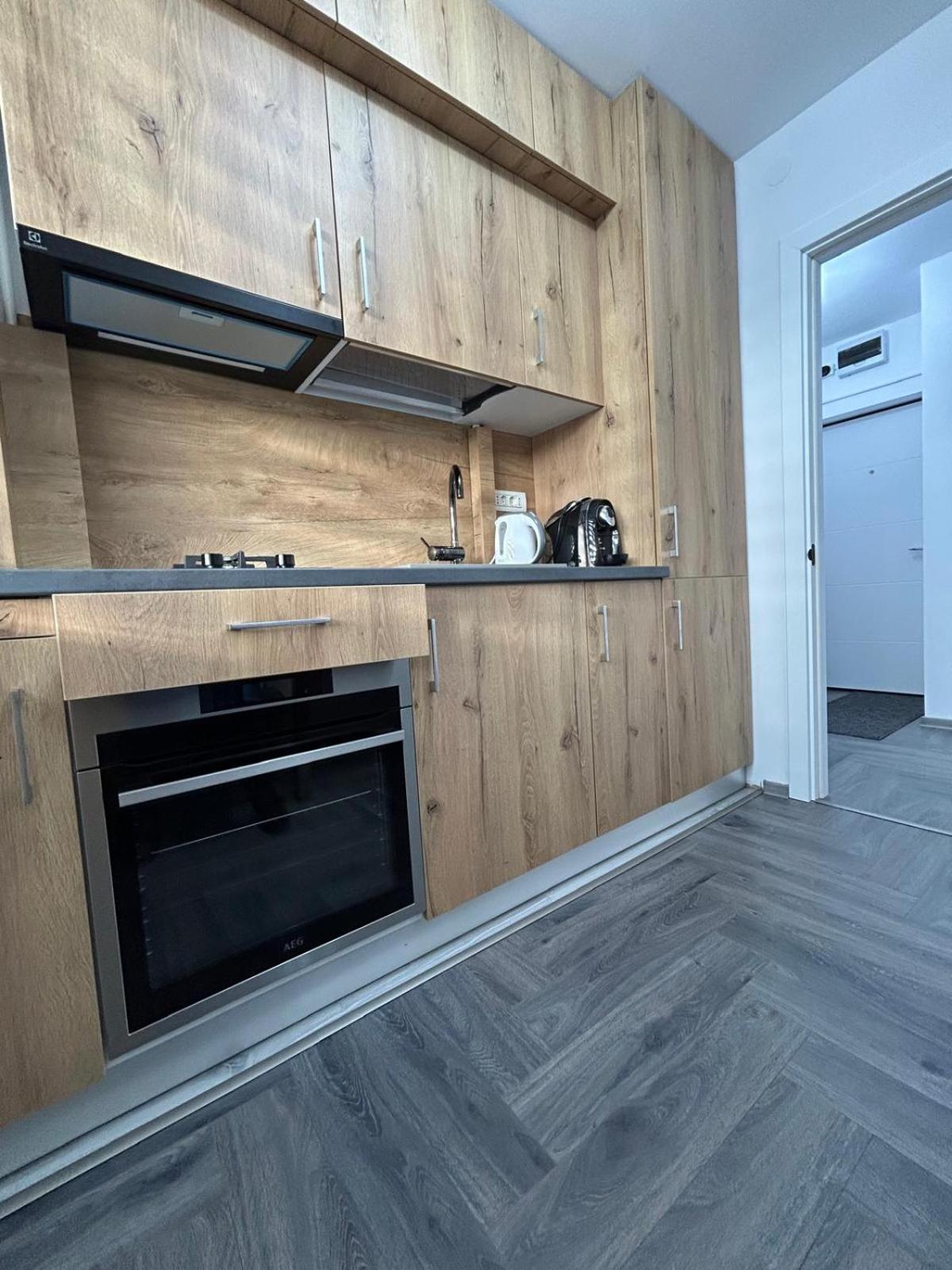 Elit Apartment Крайова Екстериор снимка